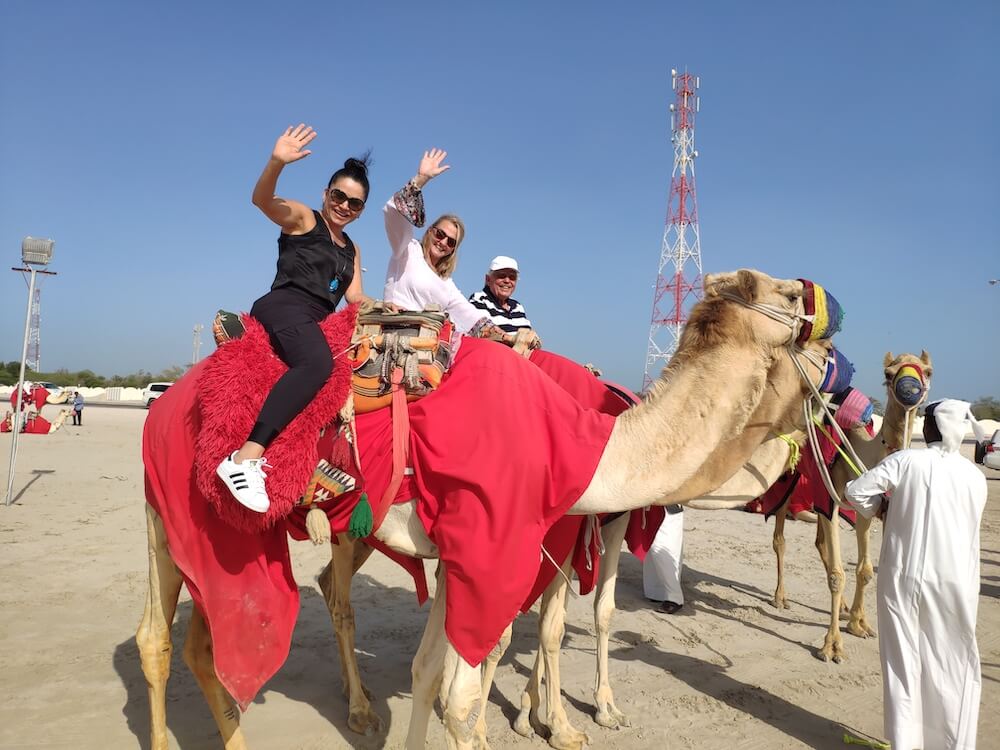 Catar - Andando em Camelos